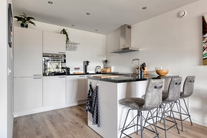 Photo 2 of Suze Groenewegstraat 91