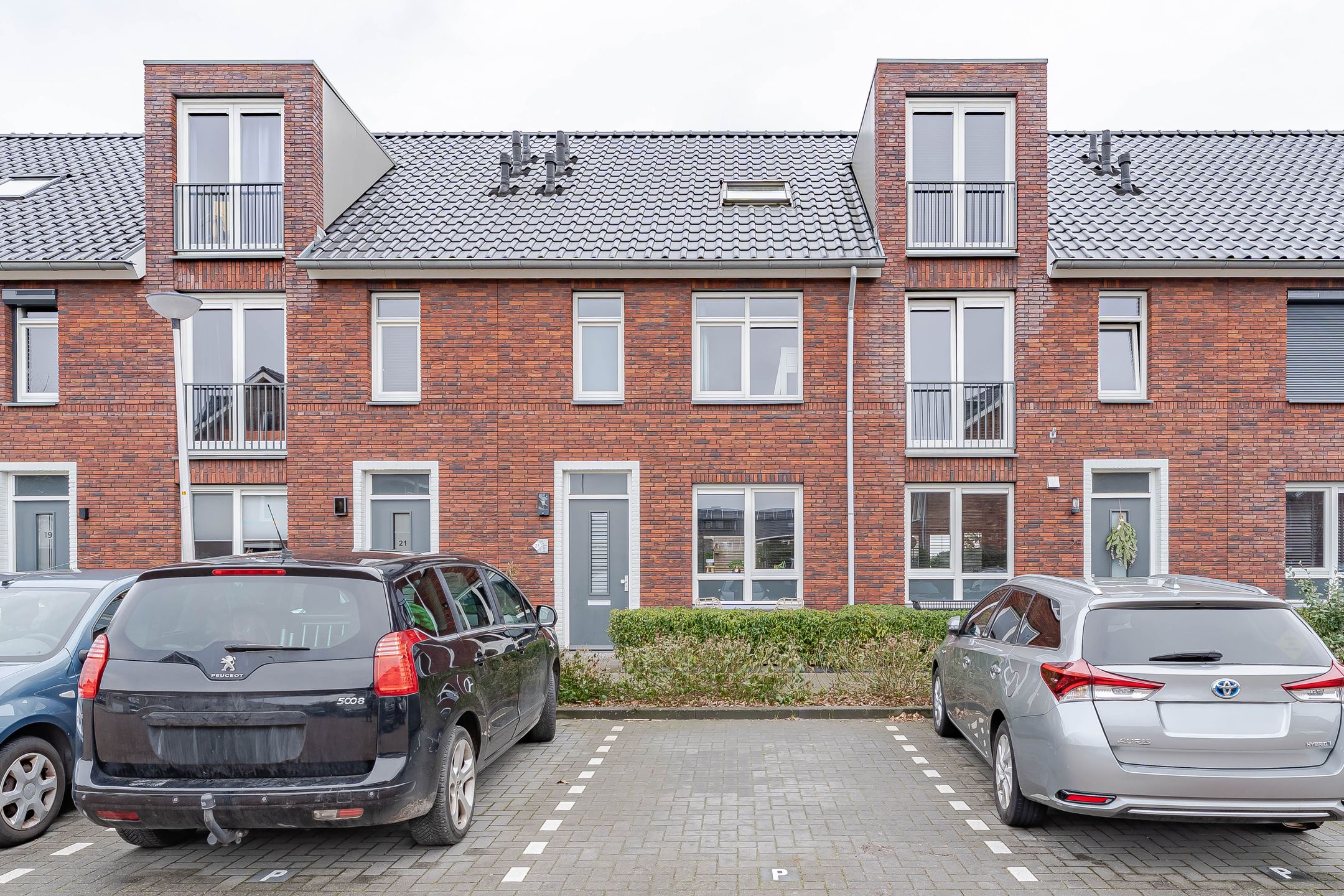 Photo 3 of Zilverschoon 23