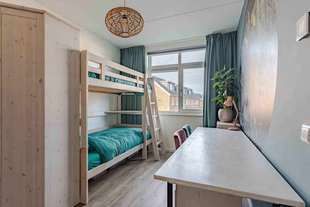 Photo 13 of Zilverschoon 23