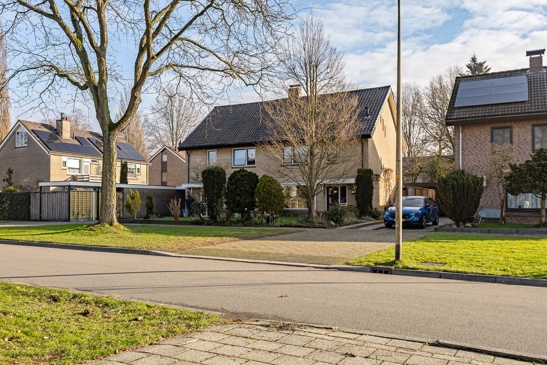 Photo 1 of Albert Schweitzerstraat 28