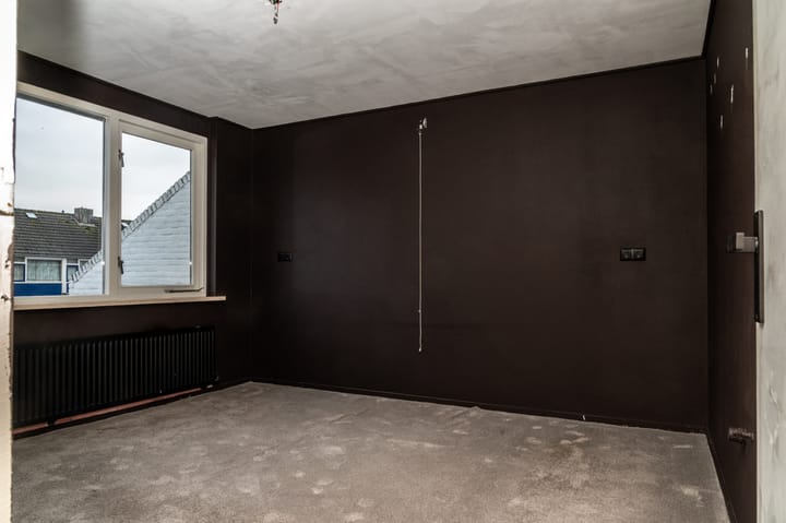 Spacious family home with 5 bedrooms in peaceful Ewijk — 31