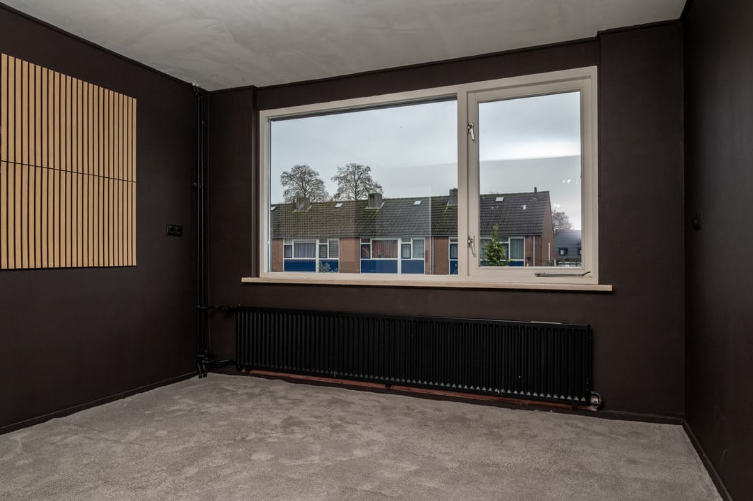Spacious family home with 5 bedrooms in peaceful Ewijk — 34