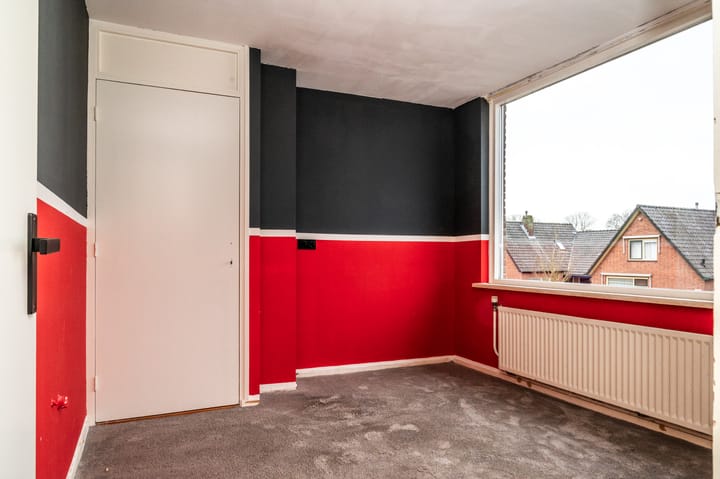 Spacious family home with 5 bedrooms in peaceful Ewijk — 37
