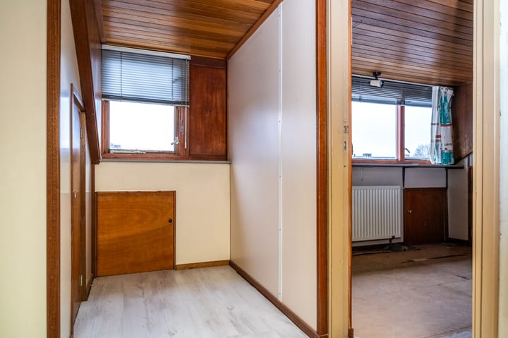 Spacious family home with 5 bedrooms in peaceful Ewijk — 49