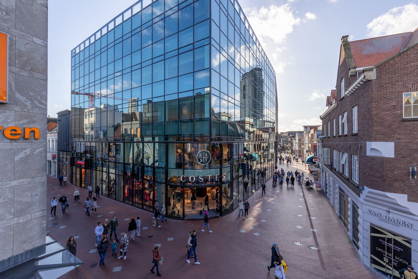 View photo 2 of Vrijstraat 9-D