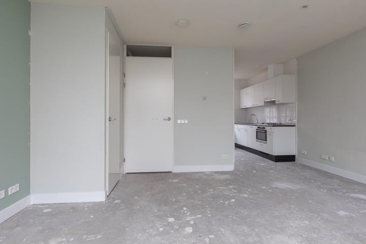 Photo 5 of Adelheidstraat 58