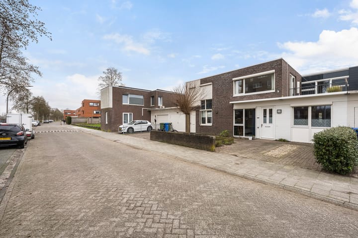 Foto 2 van Beeldsnijderstraat 154