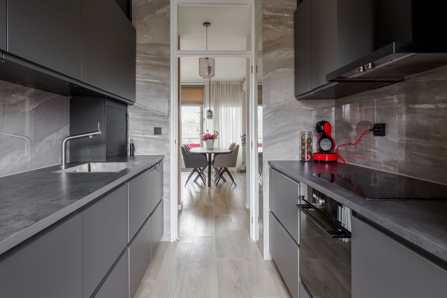 Photo 5 of Arubastraat 28