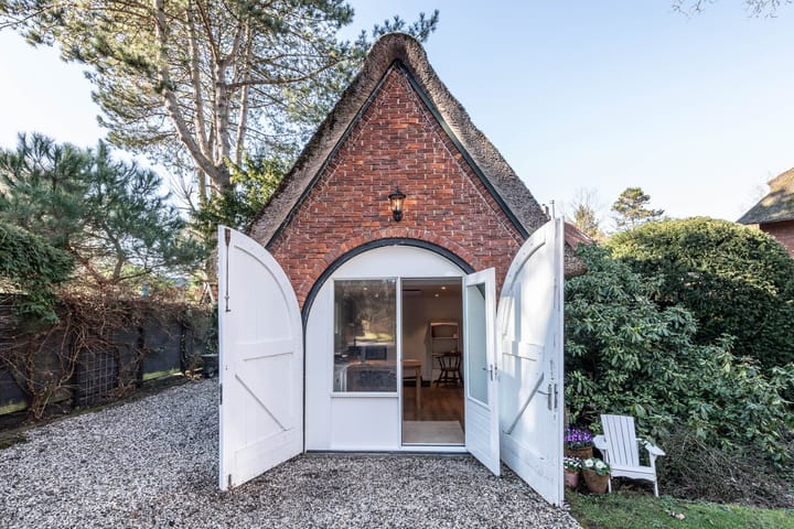 Charming Thatched Villa Adjacent to the Dunes in Bentveld — 86