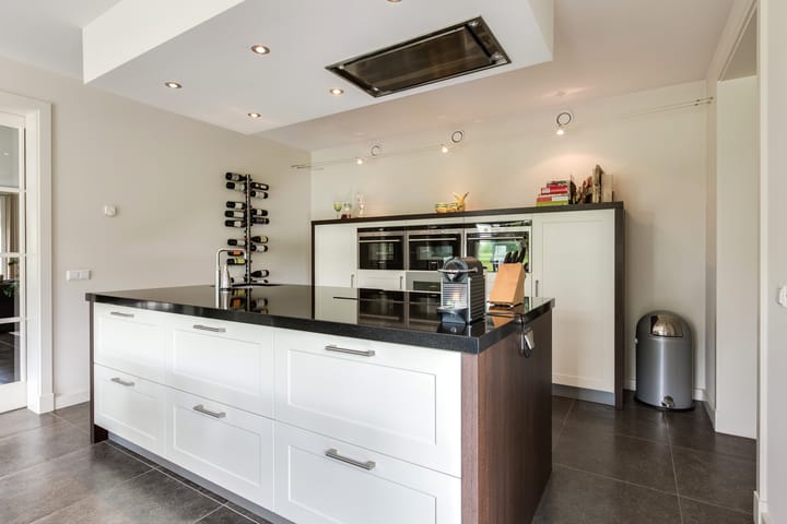 Exclusive Detached Villa in Green Landscape Near Rotterdam — 32