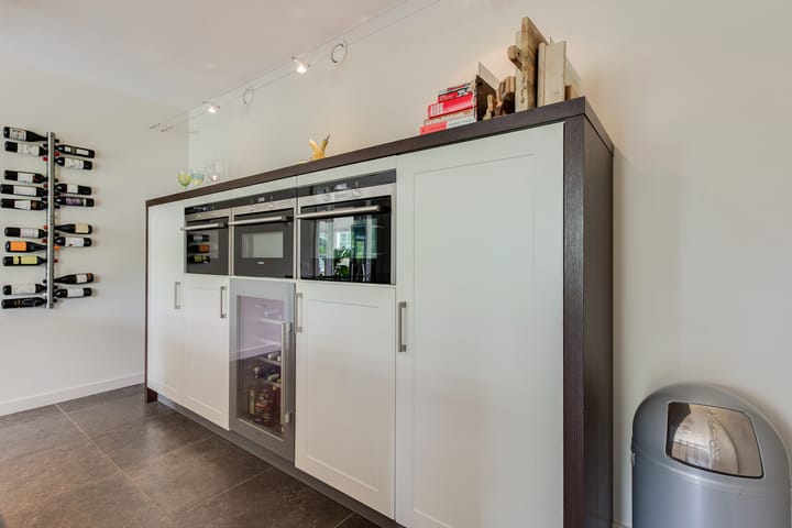 Exclusive Detached Villa in Green Landscape Near Rotterdam — 34