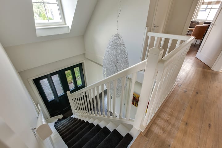 Exclusive Detached Villa in Green Landscape Near Rotterdam — 38