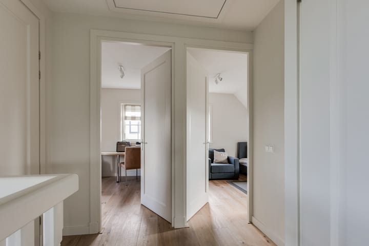 Exclusive Detached Villa in Green Landscape Near Rotterdam — 48