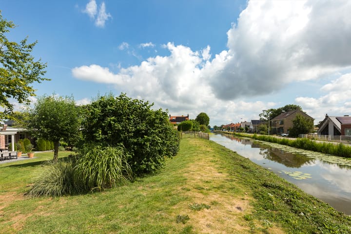 Exclusive Detached Villa in Green Landscape Near Rotterdam — 74