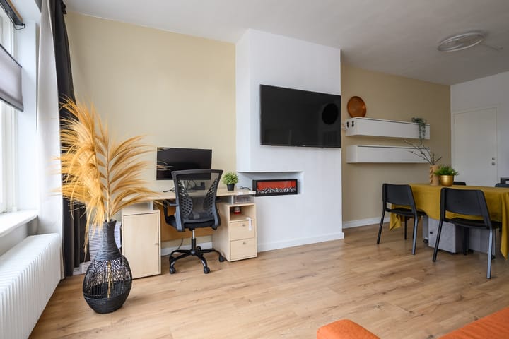 Light and Spacious 3-Room Apartment with Lift in Van Riebeeckkwartier — 13