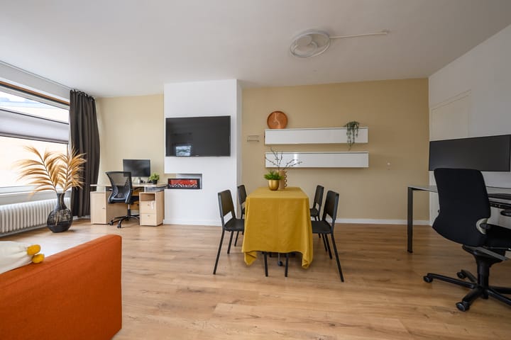 Light and Spacious 3-Room Apartment with Lift in Van Riebeeckkwartier — 15