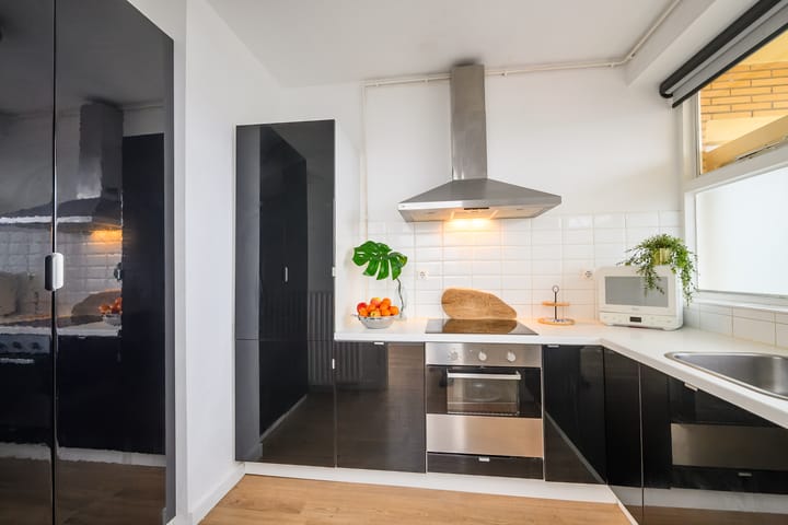Light and Spacious 3-Room Apartment with Lift in Van Riebeeckkwartier — 21