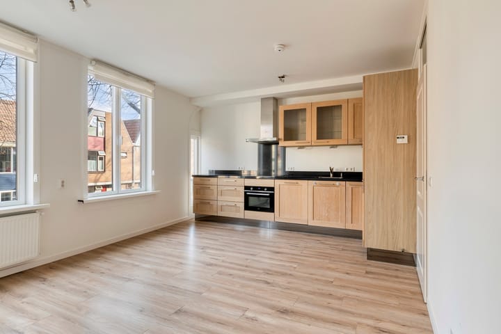 Photo 2 of Uiterstegracht 60-A