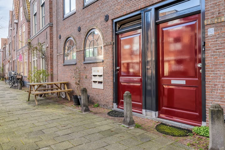 Photo 4 of Uiterstegracht 60-A