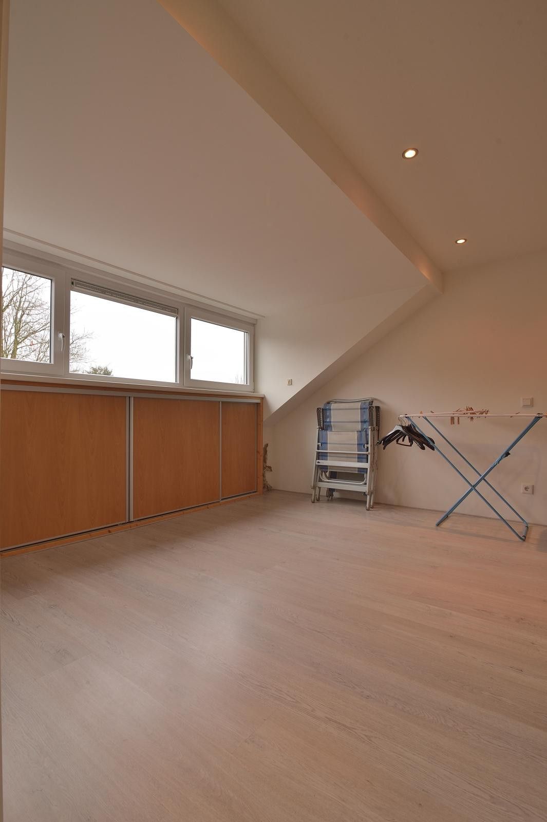 Foto 42 van Burg. Baron van Hövellstraat 5