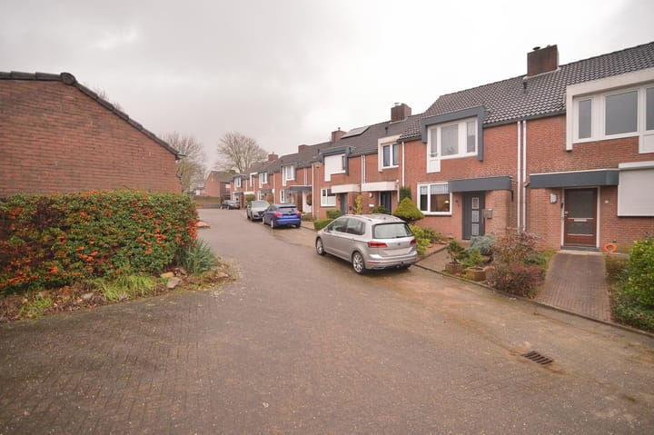 Foto 3 van Burg. Baron van Hövellstraat 5