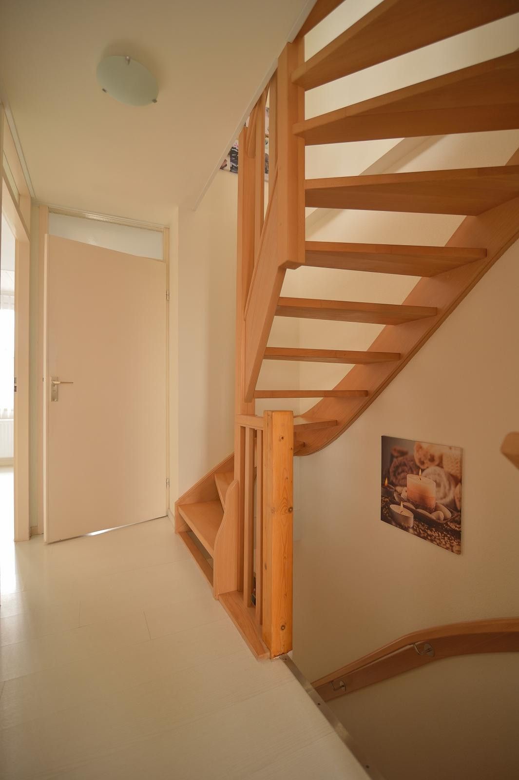 Foto 30 van Burg. Baron van Hövellstraat 5