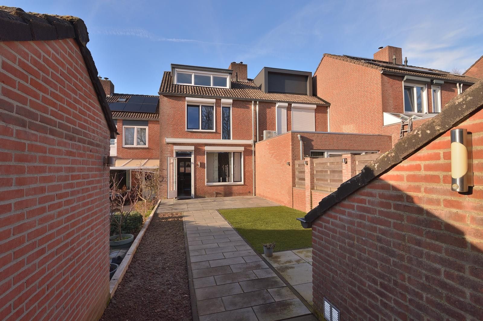 Foto 24 van Burg. Baron van Hövellstraat 5