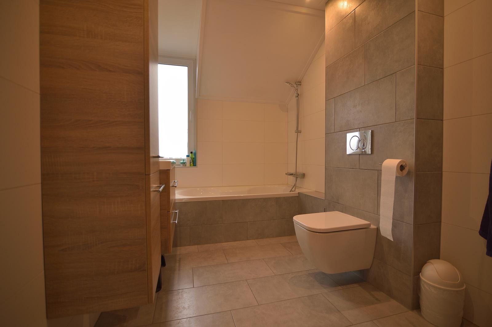 Foto 36 van Burg. Baron van Hövellstraat 5