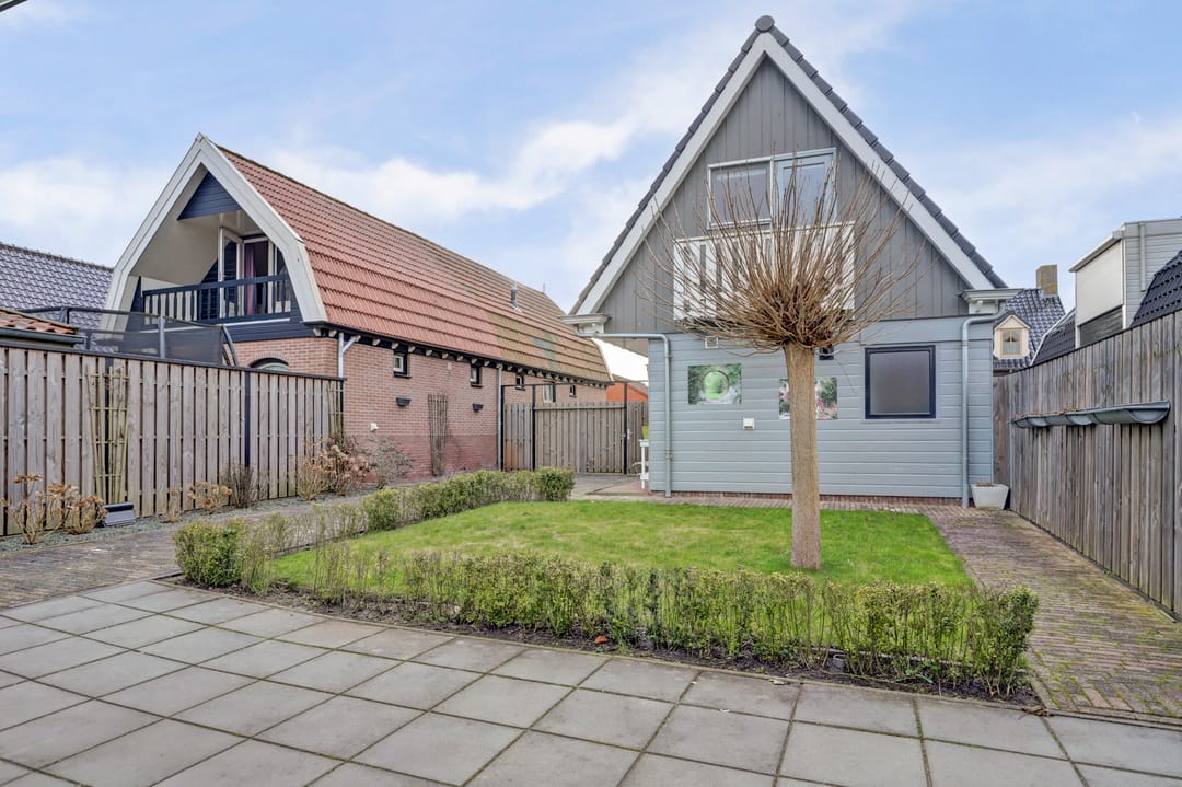 Photo 32 of Sint Nicolaasstraat 25