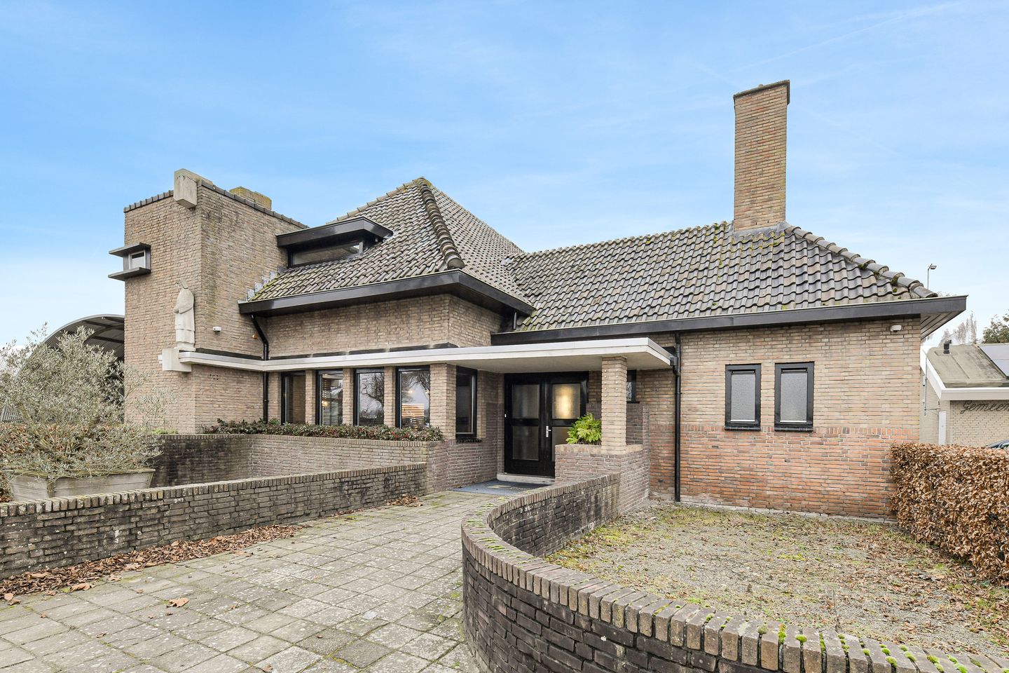 View photo 1 of Liesstraat 6-8