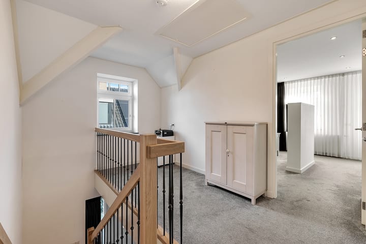 Luxurious Energy-Efficient Detached Home with Premium Finishes — 33