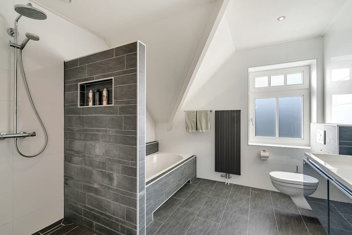 Luxurious Energy-Efficient Detached Home with Premium Finishes — 47