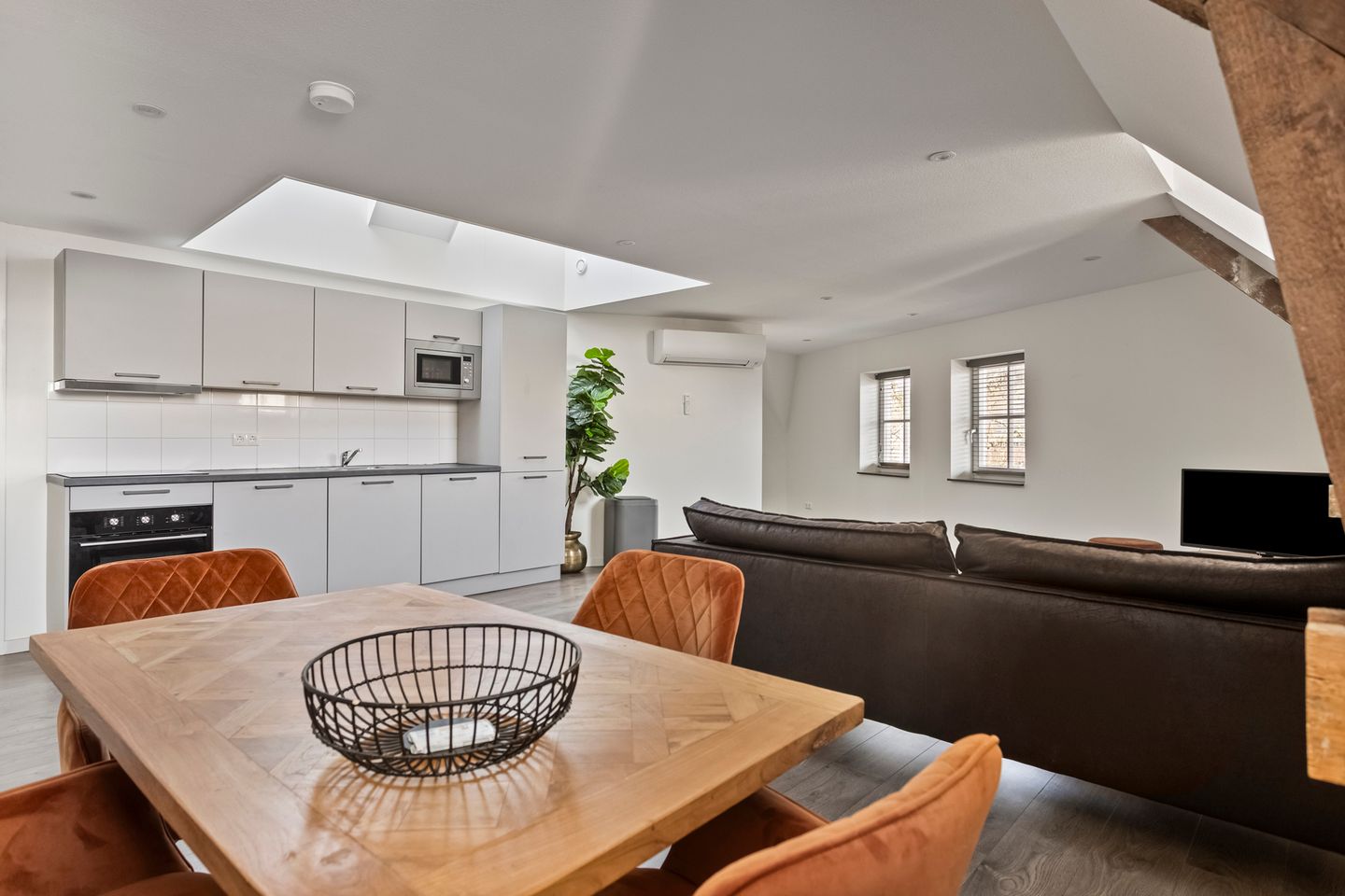 Move-in Ready Corner Apartment with A+ Energy Label Near ASML and High Tech Campus — 23