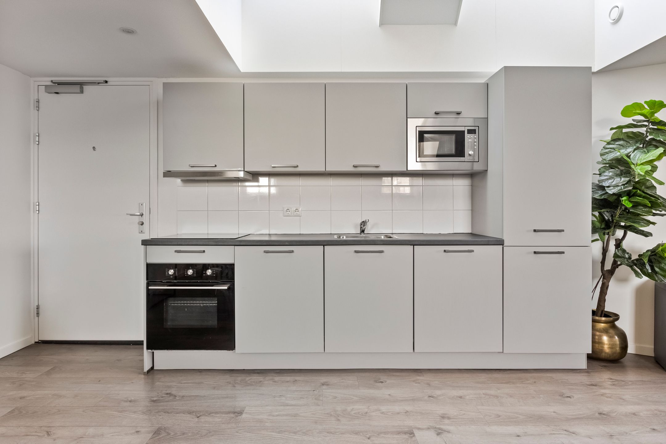 Move-in Ready Corner Apartment with A+ Energy Label Near ASML and High Tech Campus — 25