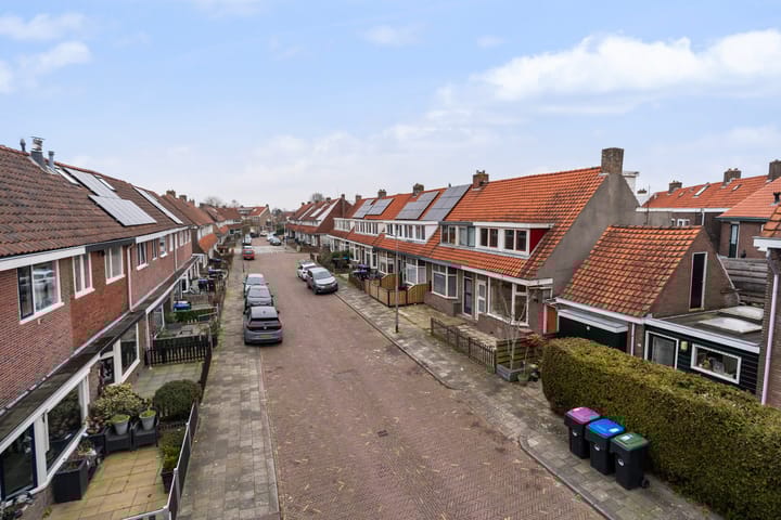 Photo 2 of Camperstraat 31