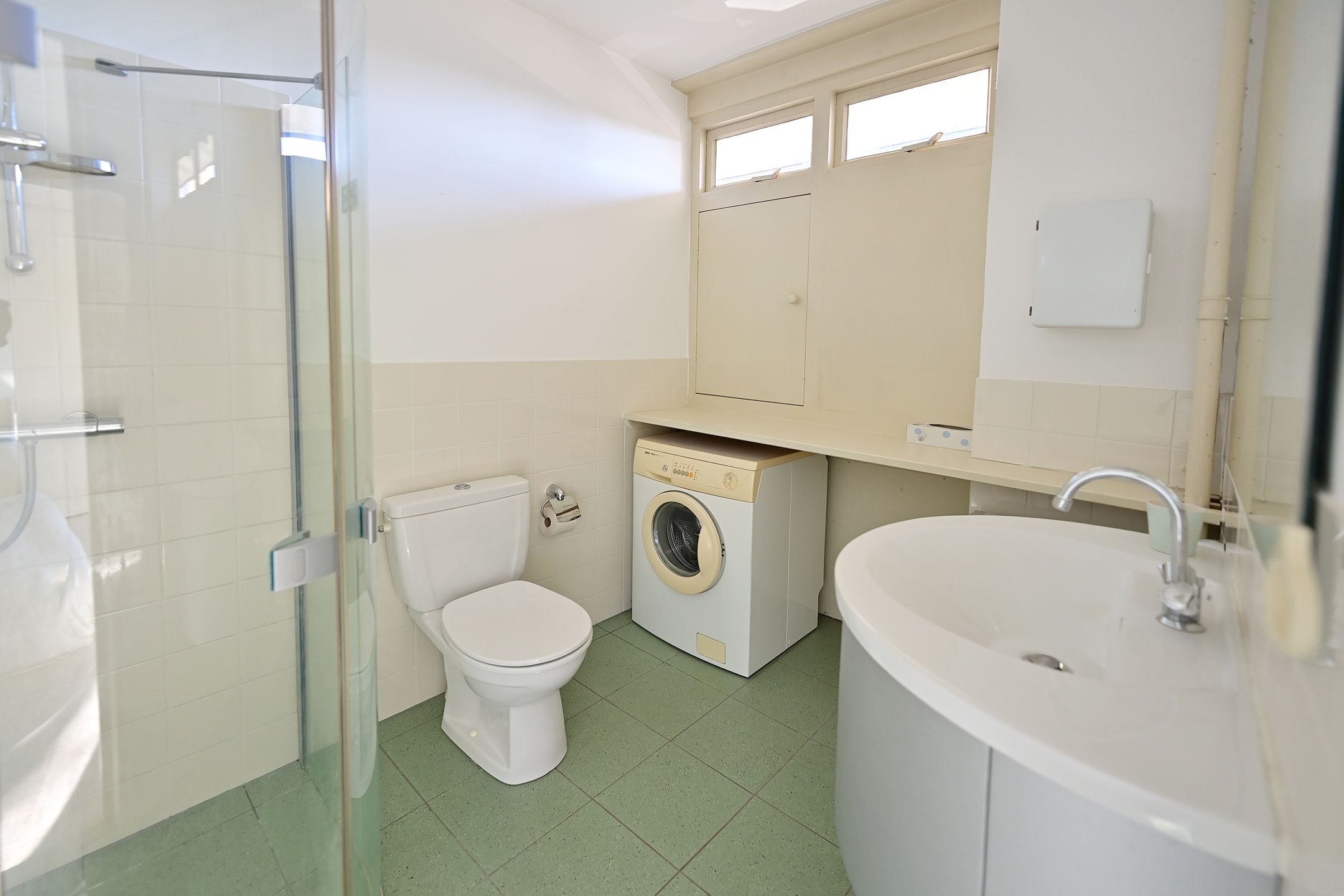 Foto 12 van Middenlaan 23