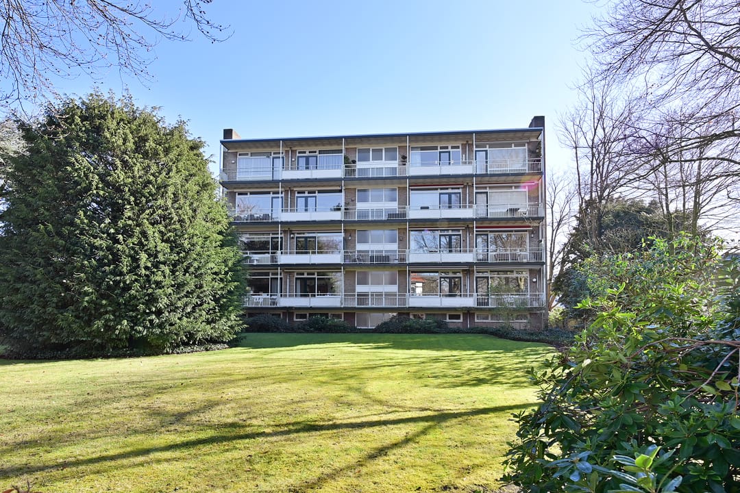 Foto 1 van Middenlaan 23