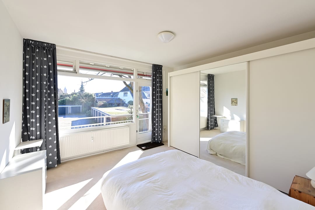 Foto 7 van Middenlaan 23