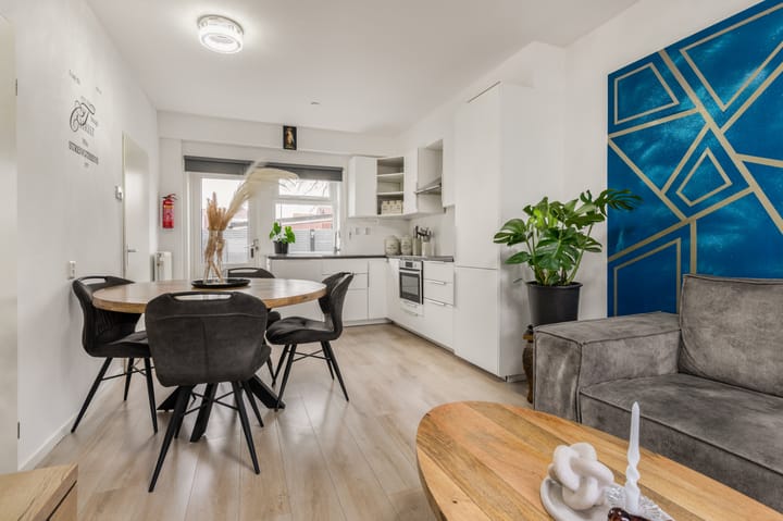 Photo 4 of Westerwijkstraat 1-A