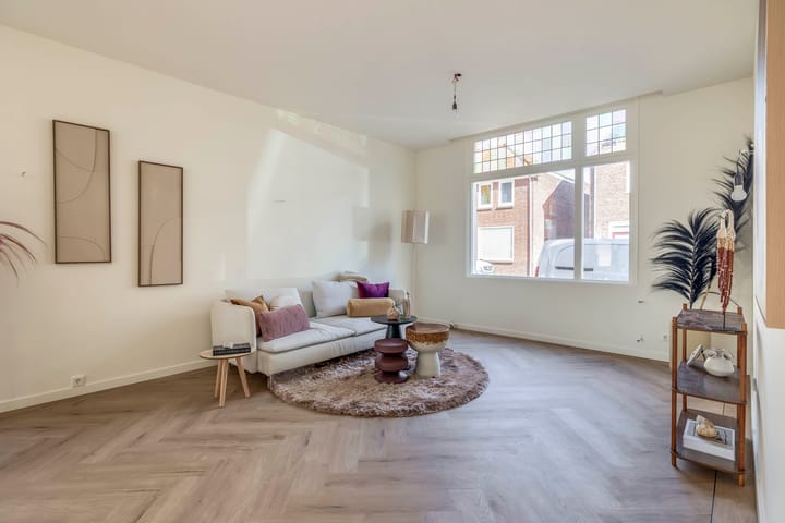 Fully Renovated Characteristic Detached Home in Sought-After Schrijversbuurt — 22
