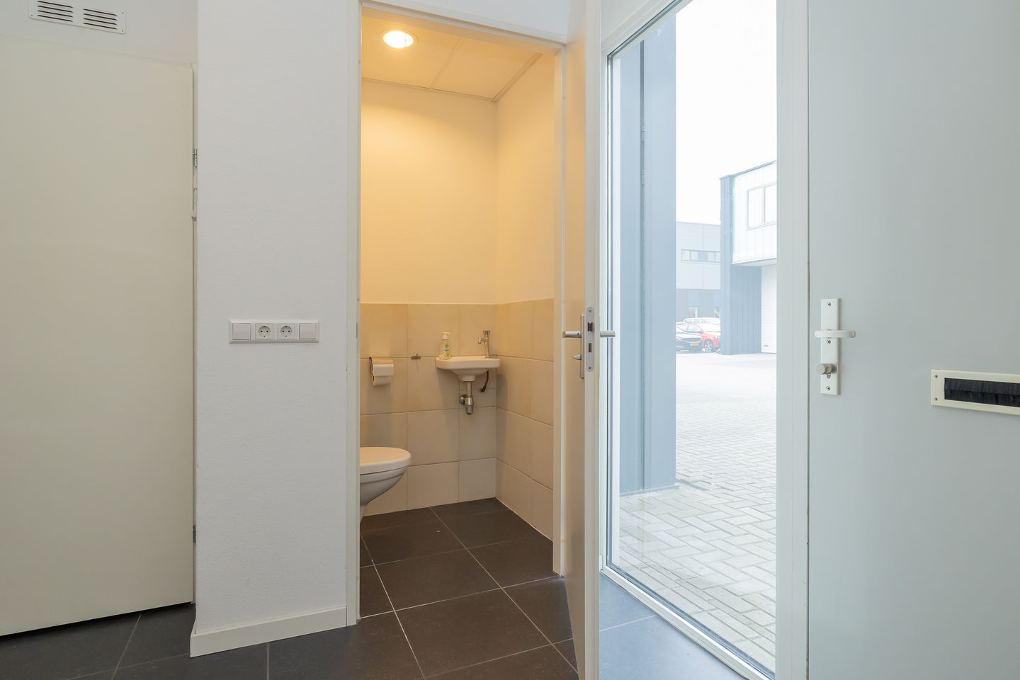 Bekijk foto 5 van Pesetaweg 121