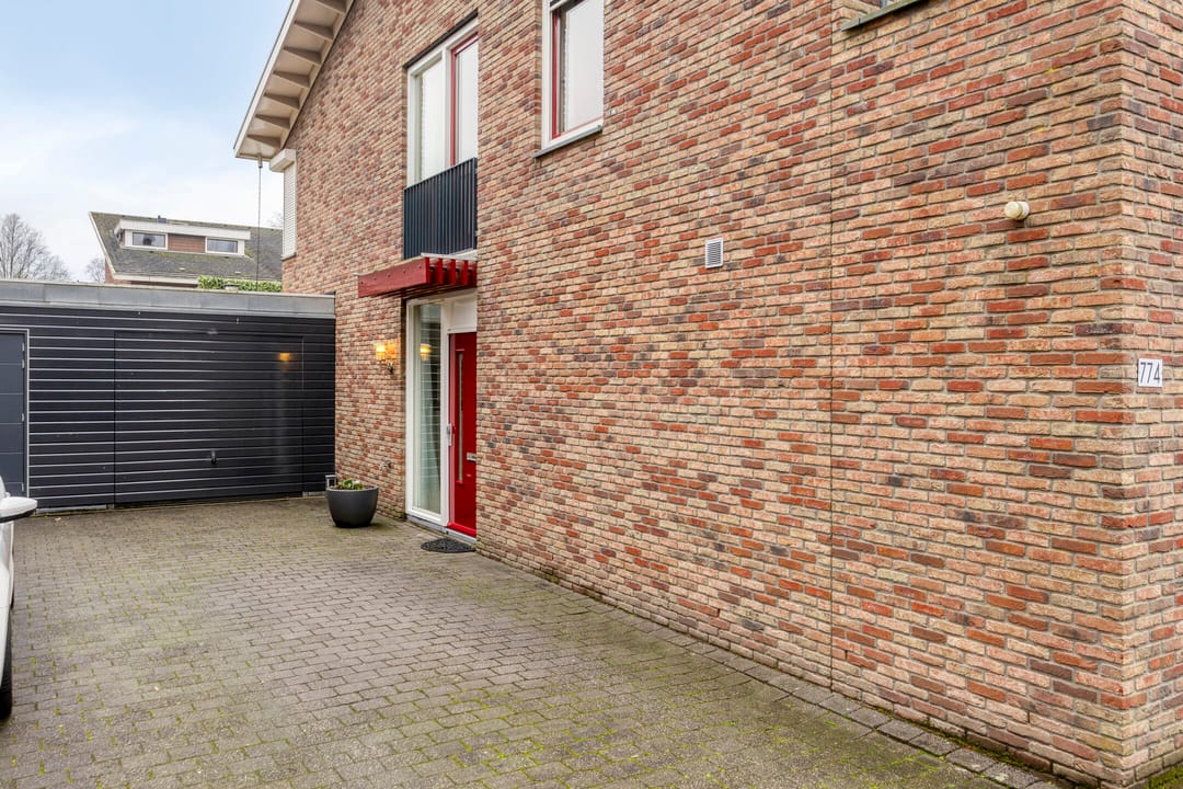 Foto 46 van Veenbesstraat 774