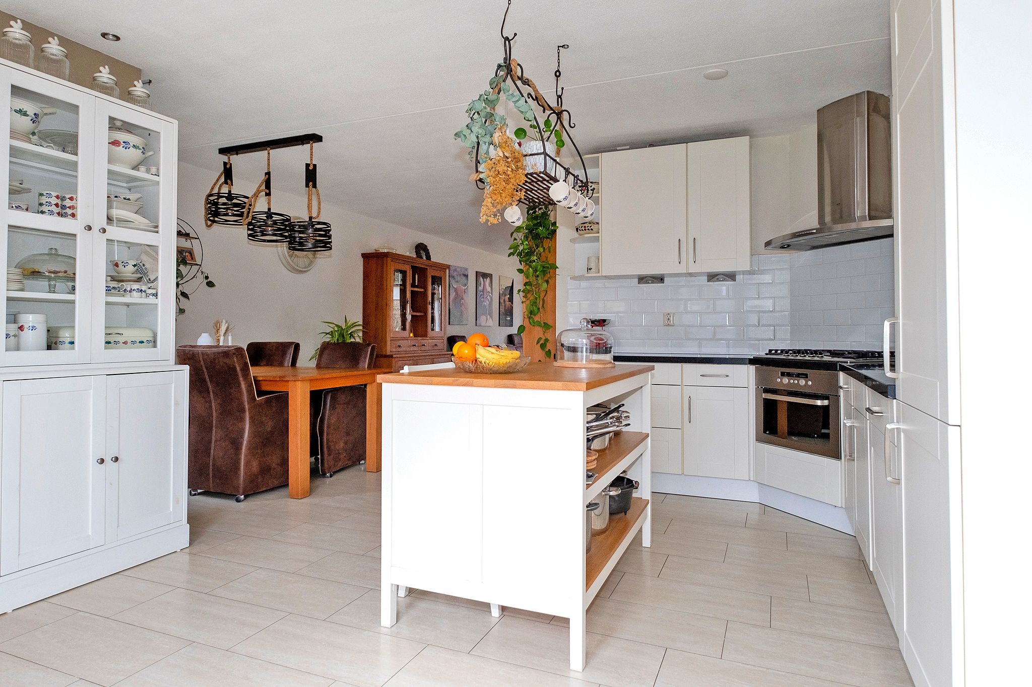 Photo 12 of Walakker 8