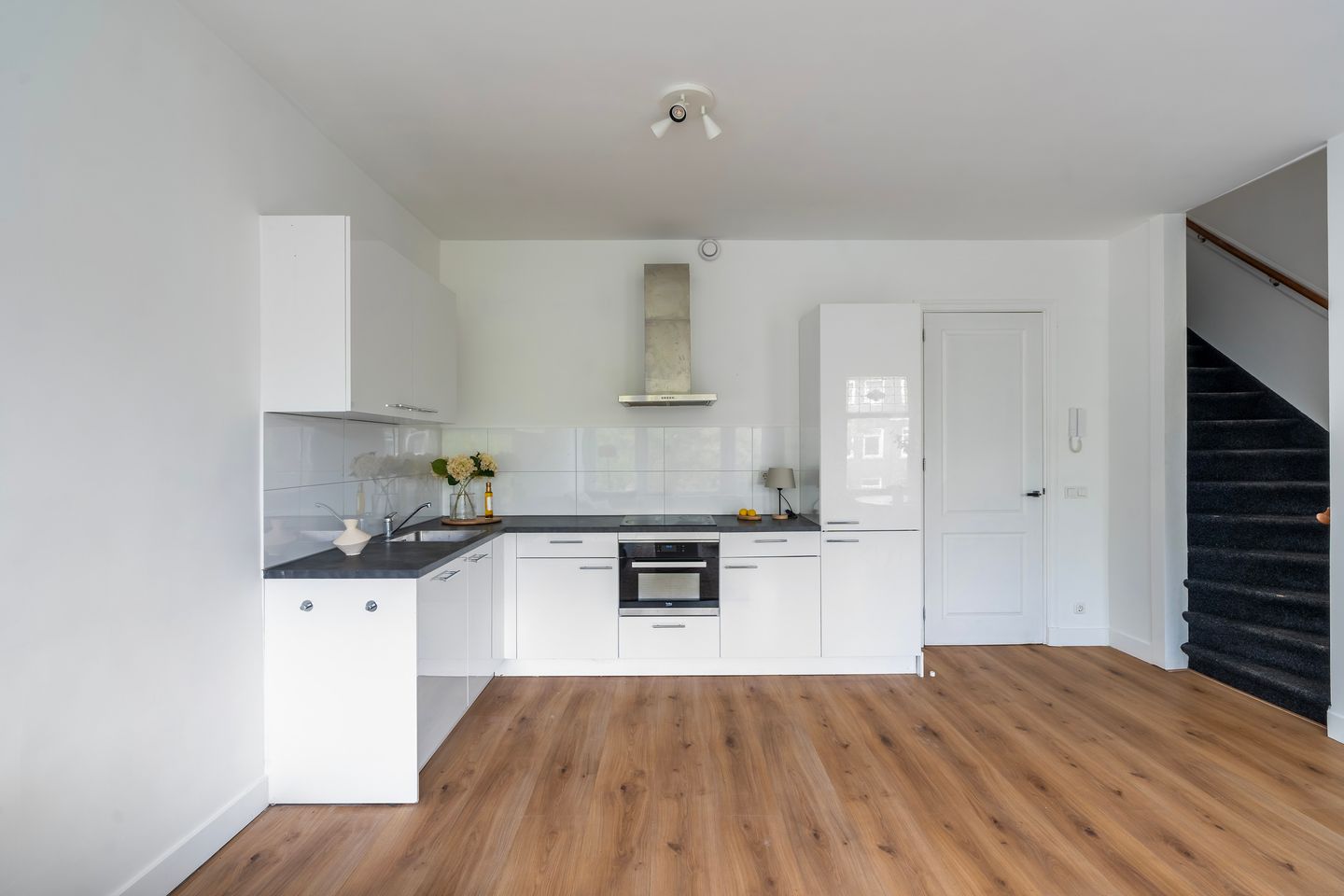 Photo 14 of Mathenesserweg 66-C03