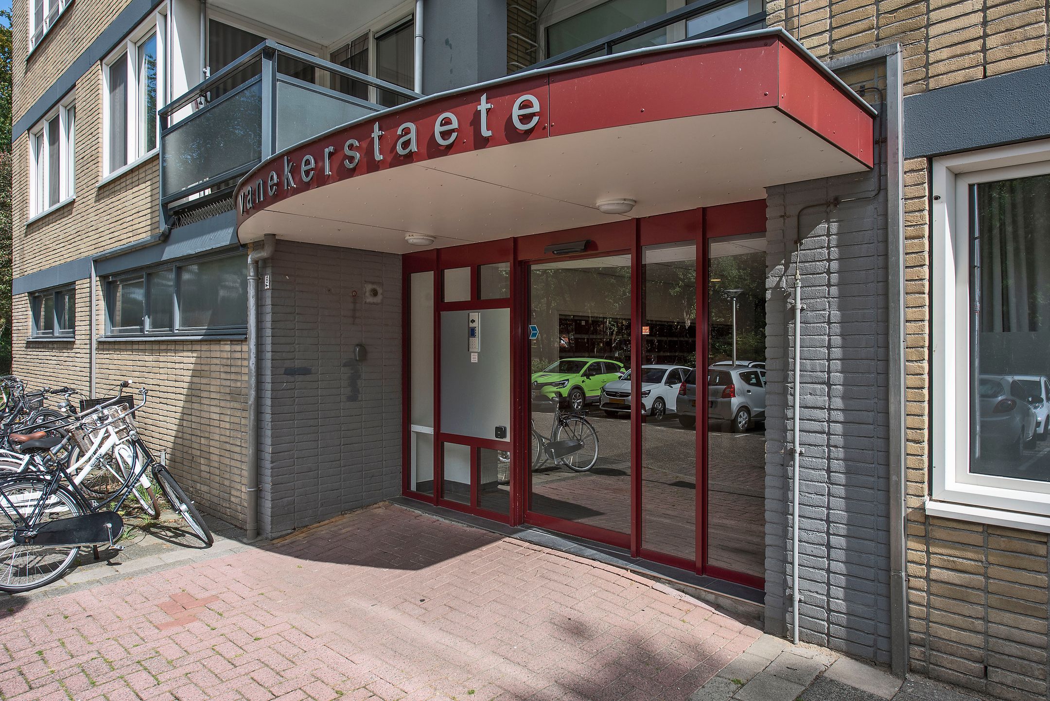 Photo 6 of Vanekerstraat 233