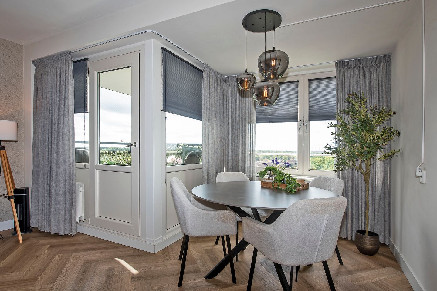 Photo 10 of Vanekerstraat 233