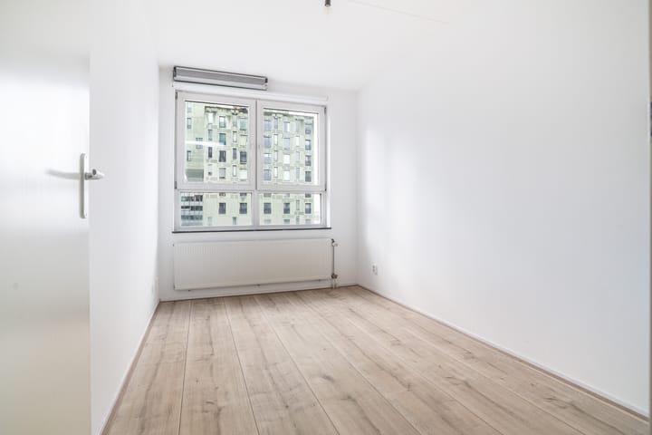 Photo 10 of Laan op Zuid 242