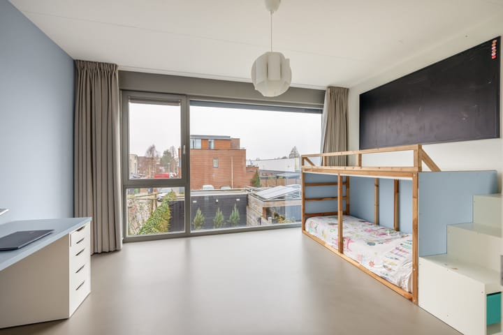 Foto 25 van Louis Couperusstraat 19