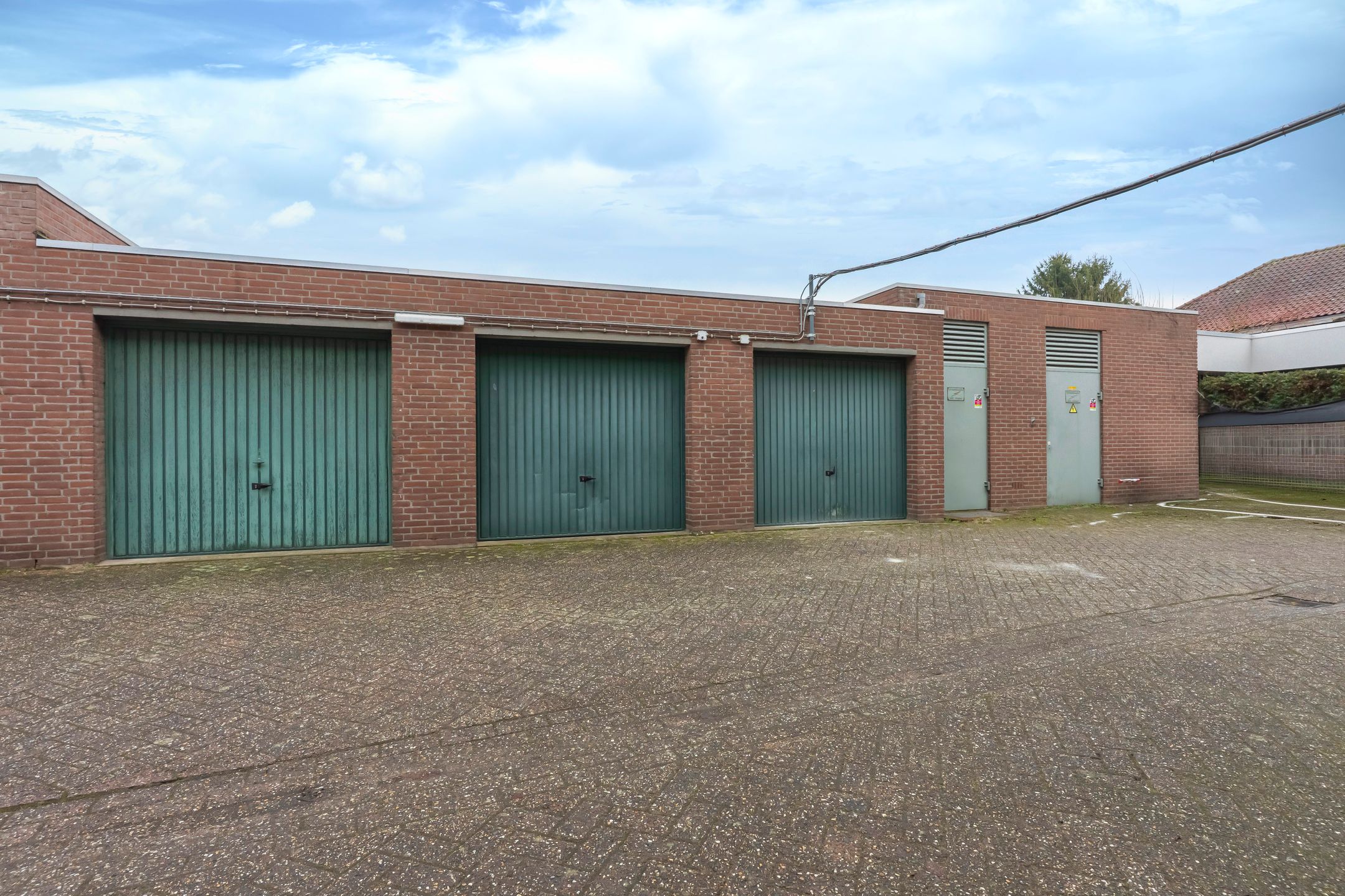 Photo 3 of Schandelerboord 9-D