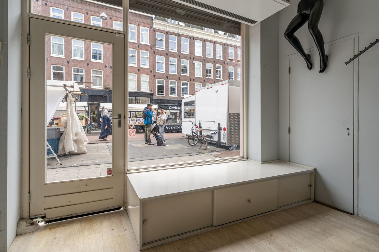 Bekijk foto 2 van Albert Cuypstraat 139-H